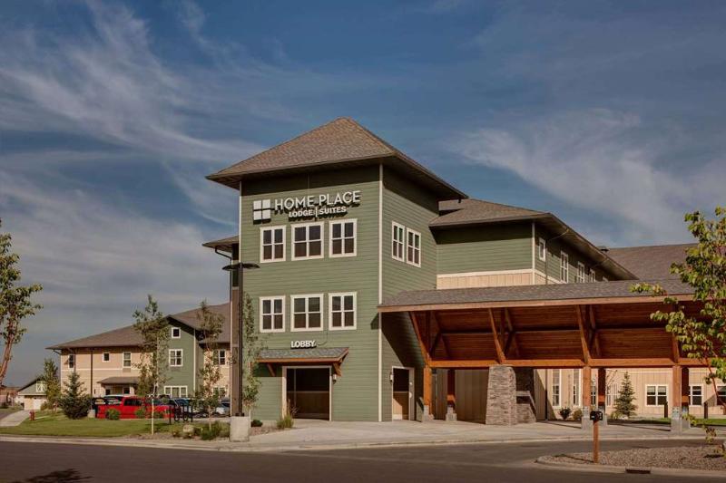 Clarion Hotel & Suites