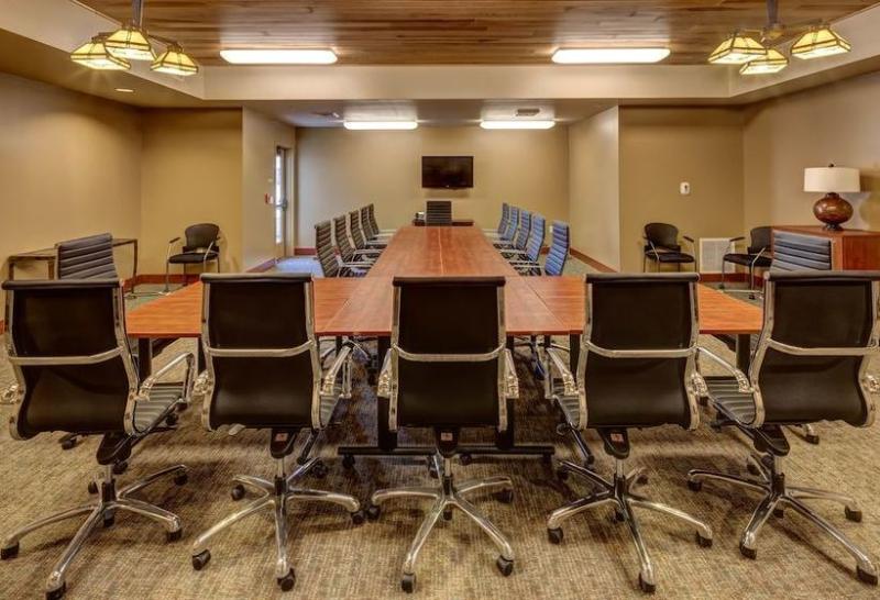 Clarion Hotel & Suites