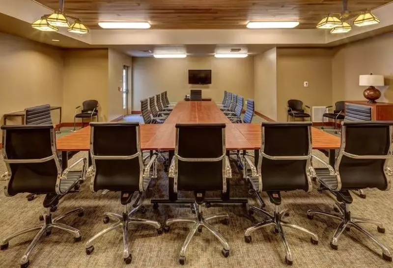 Clarion Hotel & Suites