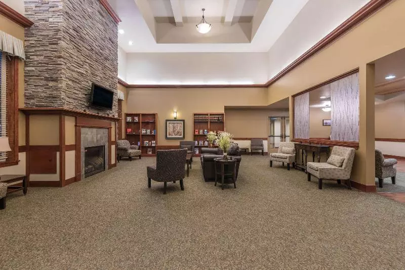 Clarion Hotel & Suites