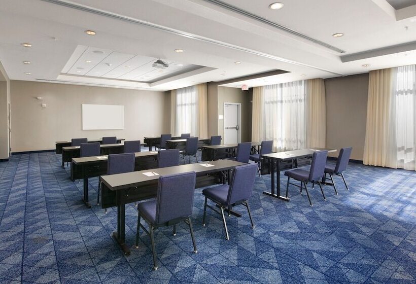 בית מלון כפרי Courtyard By Marriott Lubbock Downtown/university Area