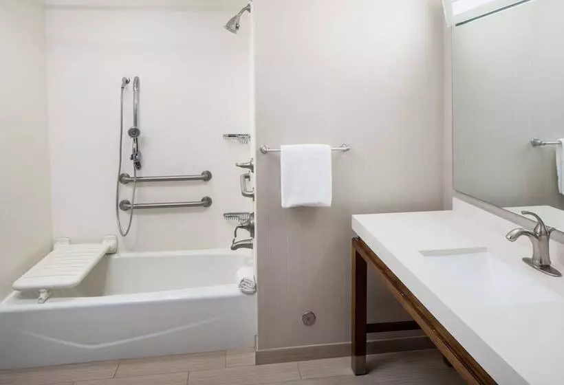 ホテル Courtyard By Marriott Lubbock Downtown/university Area