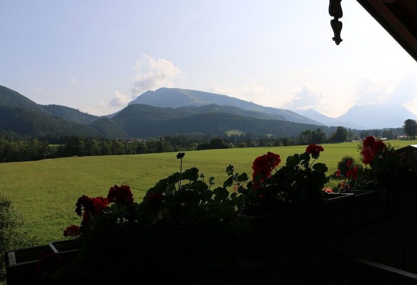 Hotelli Deva Villa Mittermaier