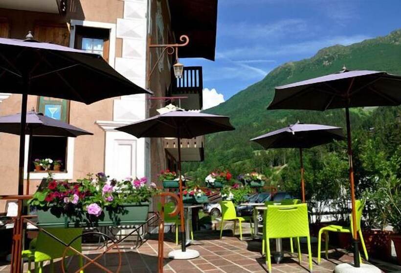 בית מלון כפרי Du Bourg