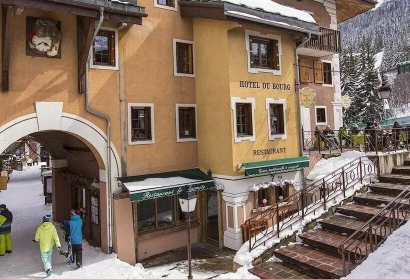 Отель Du Bourg