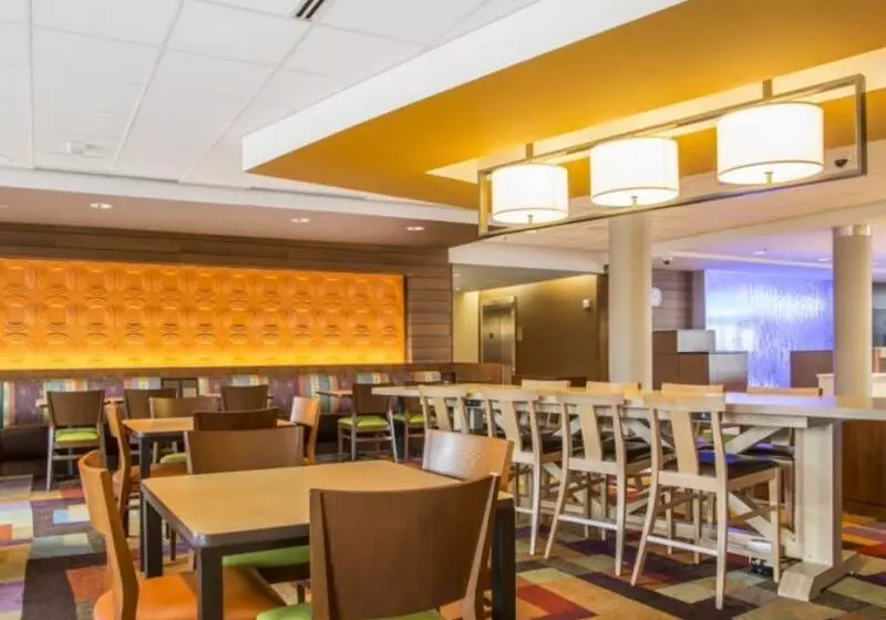 ホテル Fairfield Inn & Suites By Marriott Waterloo Cedar Falls