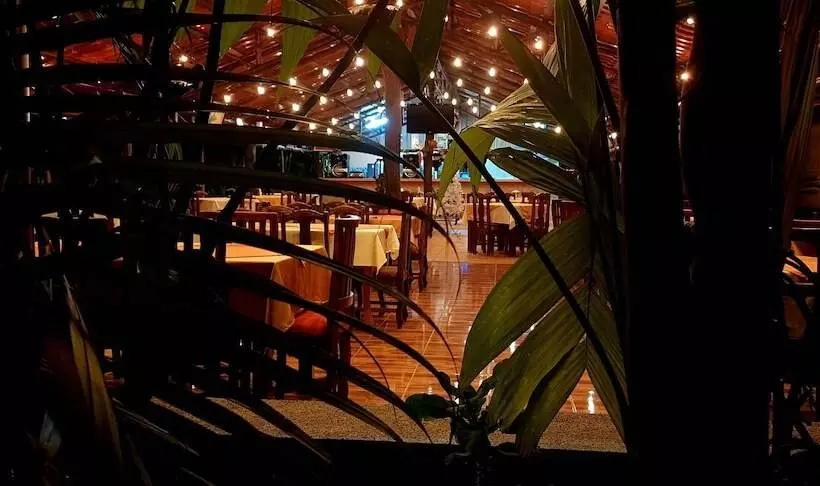 酒店 Heliconias Nature Inn & Hot Springs