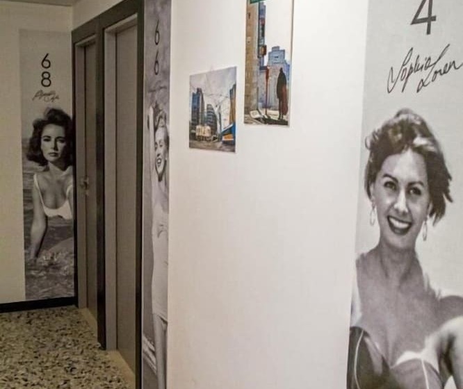 בית מלון כפרי Hollywood