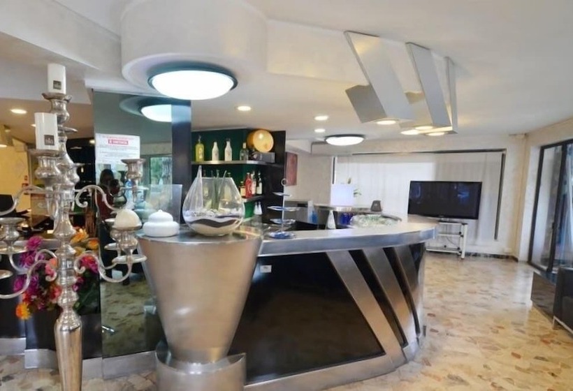 בית מלון כפרי Hollywood