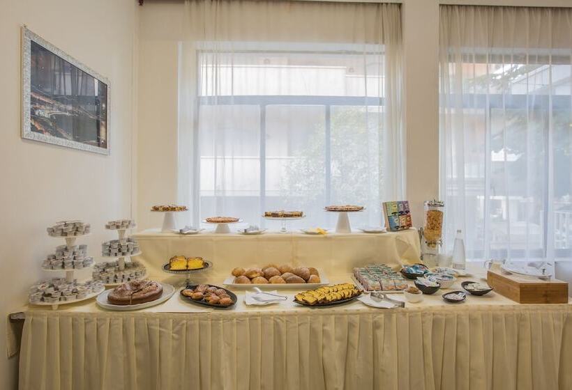 בית מלון כפרי Hollywood