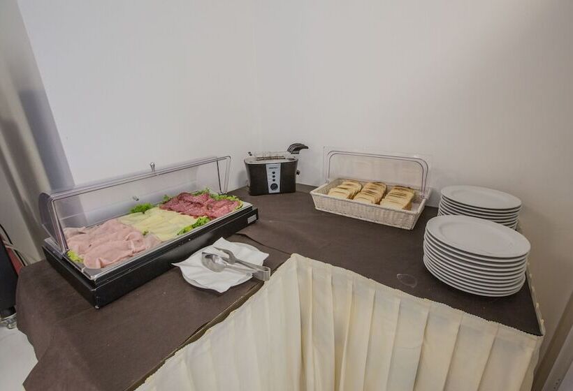 בית מלון כפרי Hollywood