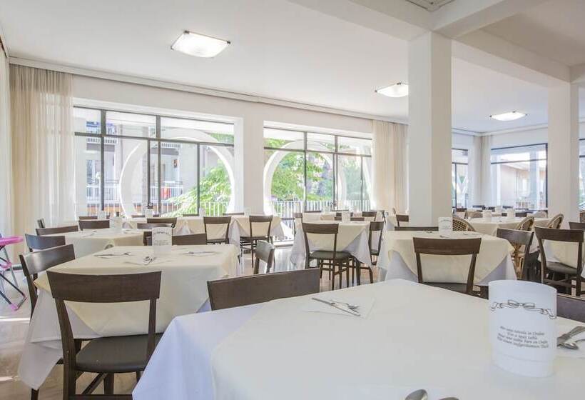 בית מלון כפרי Hollywood