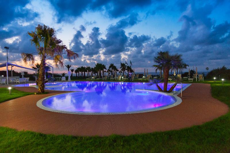 בית מלון כפרי Infinity Resort Tropea