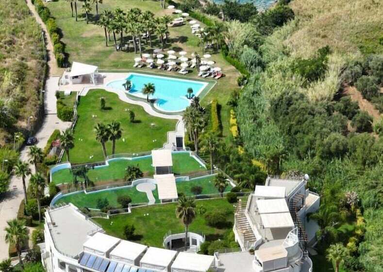 בית מלון כפרי Infinity Resort Tropea