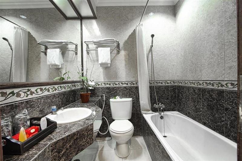 فندق Montana Dua Malang