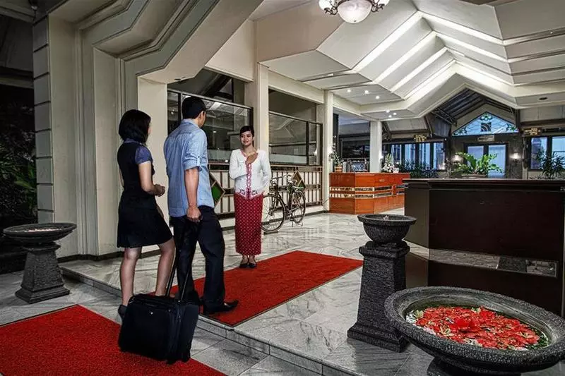 호텔 Montana Dua Malang