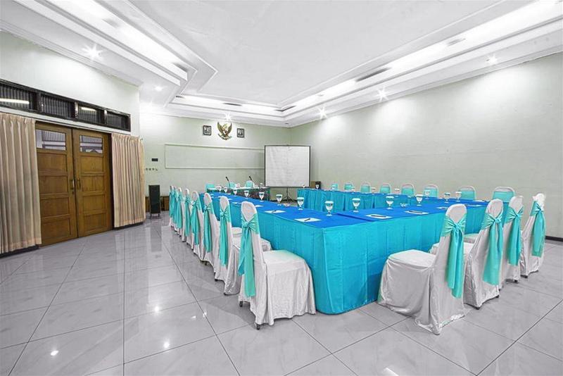 فندق Montana Dua Malang