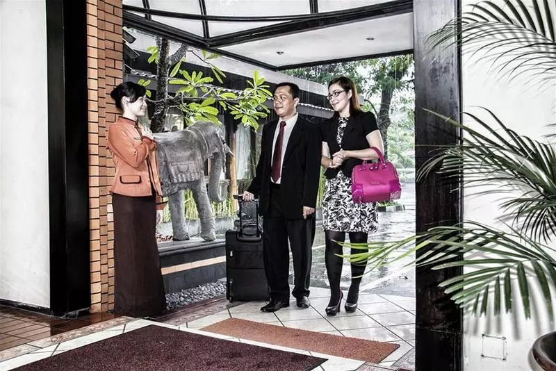 호텔 Montana Dua Malang