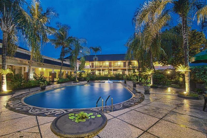 فندق Montana Dua Malang