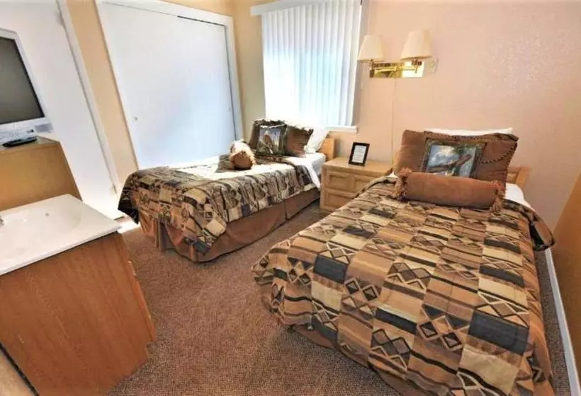 Hotel Pinecliff Village Resort