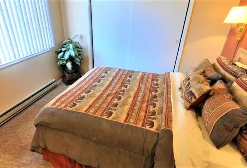 Hotel Pinecliff Village Resort