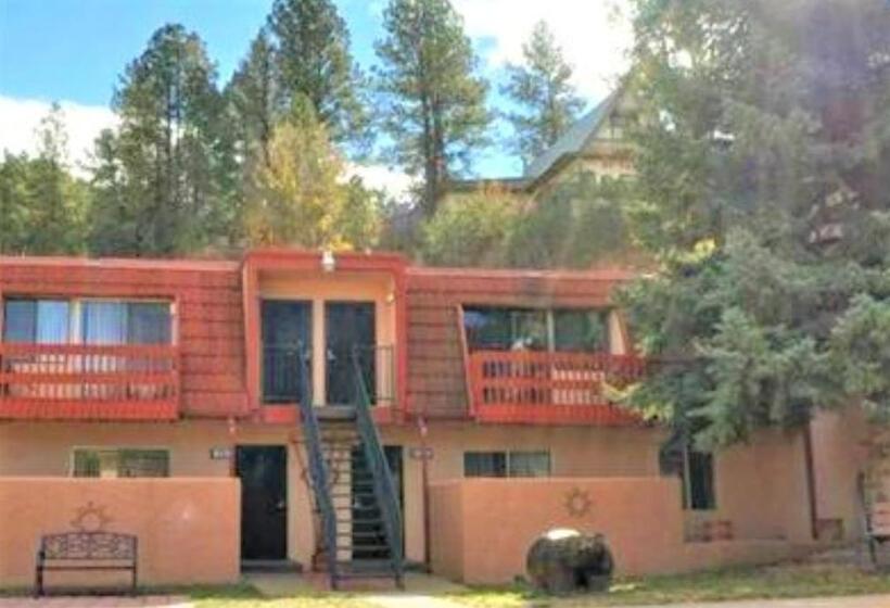 فندق Pinecliff Village Resort