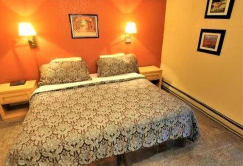 فندق Pinecliff Village Resort