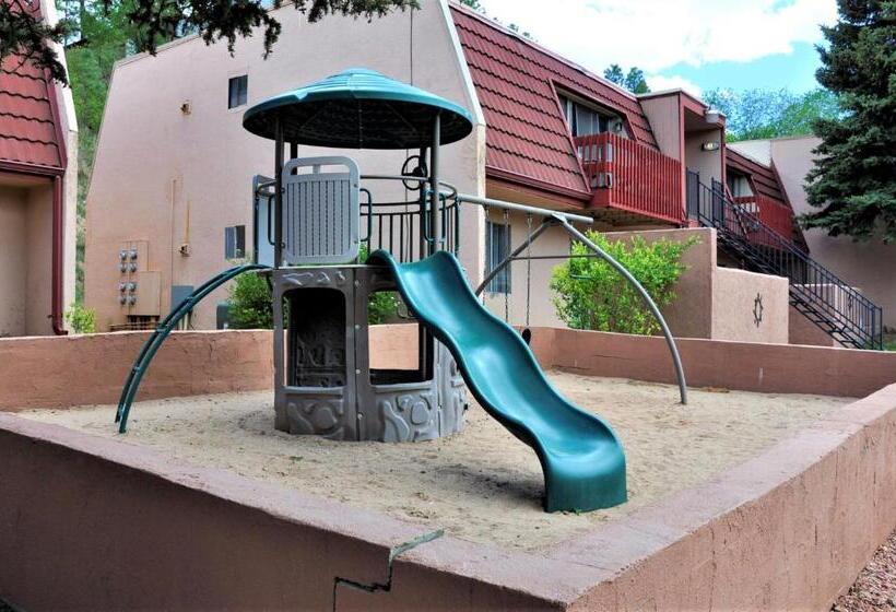 فندق Pinecliff Village Resort