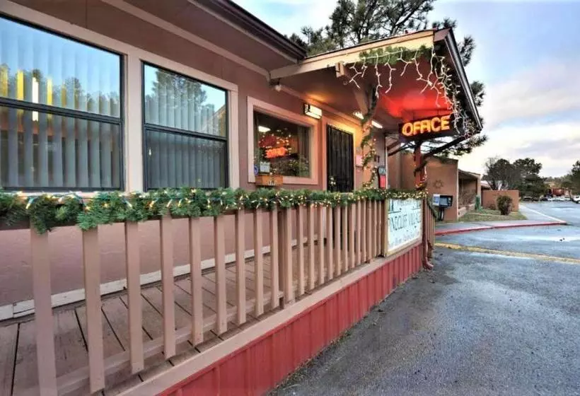 Hotel Pinecliff Village Resort