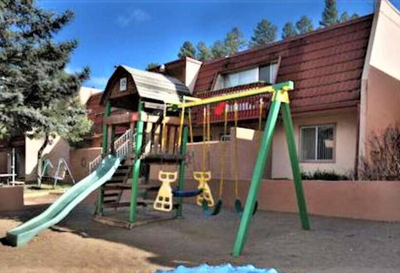 فندق Pinecliff Village Resort