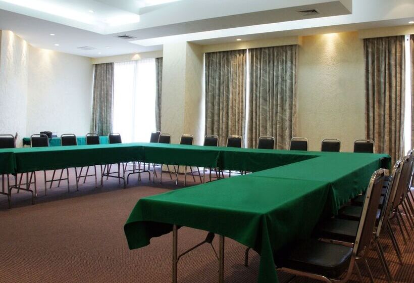 Porto Novo Hotel & Suites