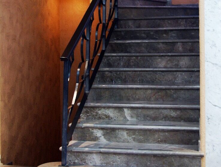 Porto Novo Hotel & Suites