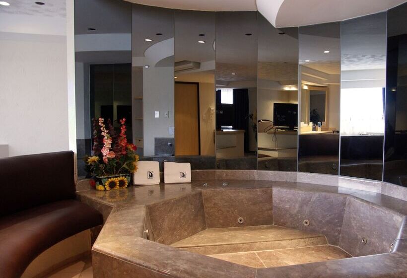 Porto Novo Hotel & Suites