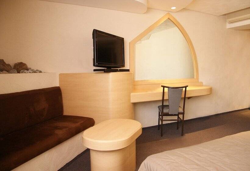 Porto Novo Hotel & Suites