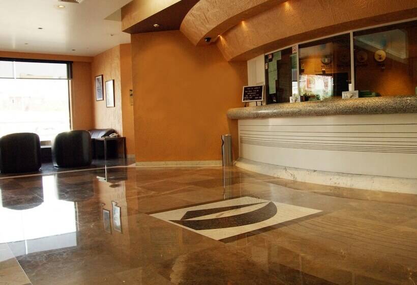 Porto Novo Hotel & Suites