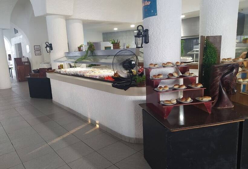 Отель Sierra Mar All Inclusive At Tesoro