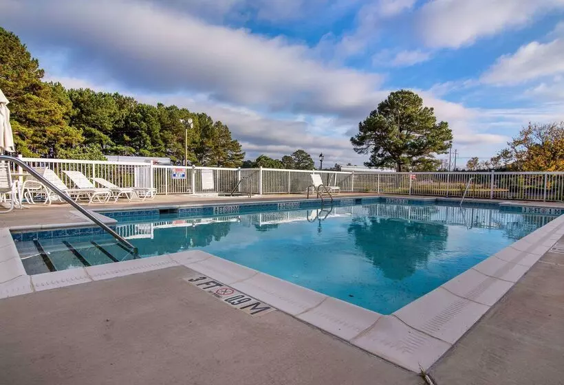 호텔 Suburban Extended Stay  Selma I95