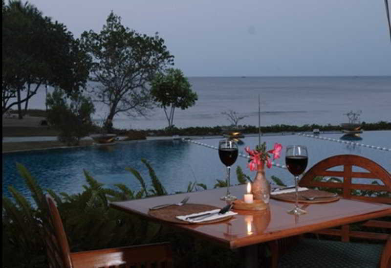 Отель Tanjung Lesung Beach