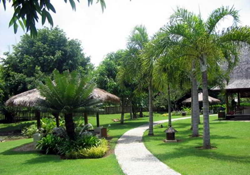 Отель Tanjung Lesung Beach