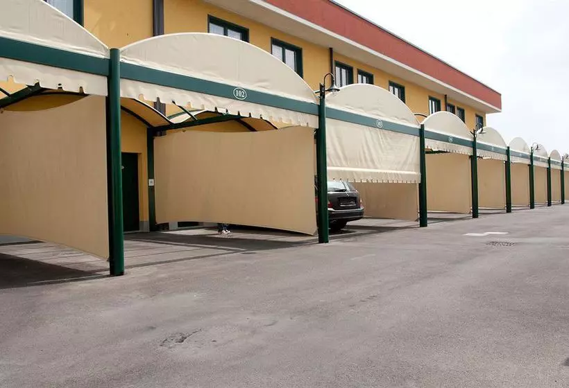 בית מלון כפרי Maxim