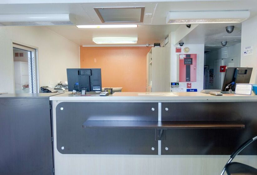 Motel 6 Weed  Mount Shasta