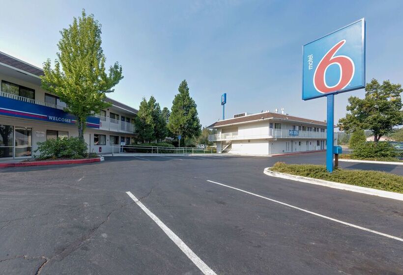 Motel 6 Weed  Mount Shasta