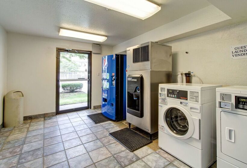 Motel 6amherst, Oh Cleveland West Lorain