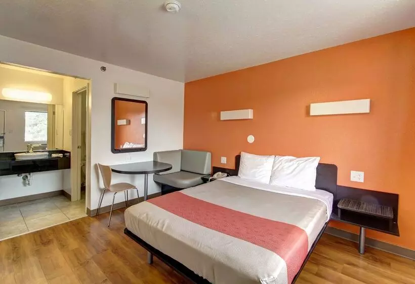 Motel 6amherst, Oh  Cleveland West  Lorain