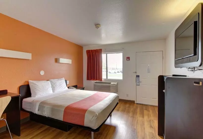 Motel 6amherst, Oh  Cleveland West  Lorain