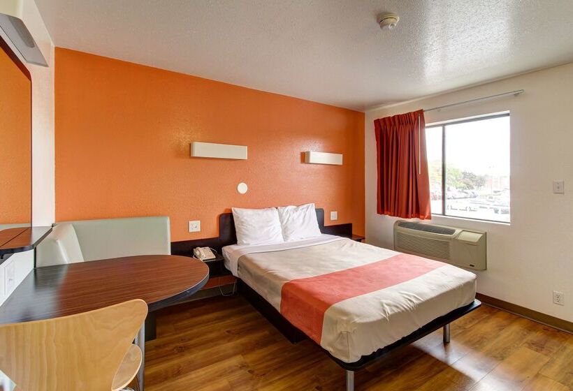 Motel 6amherst, Oh Cleveland West Lorain