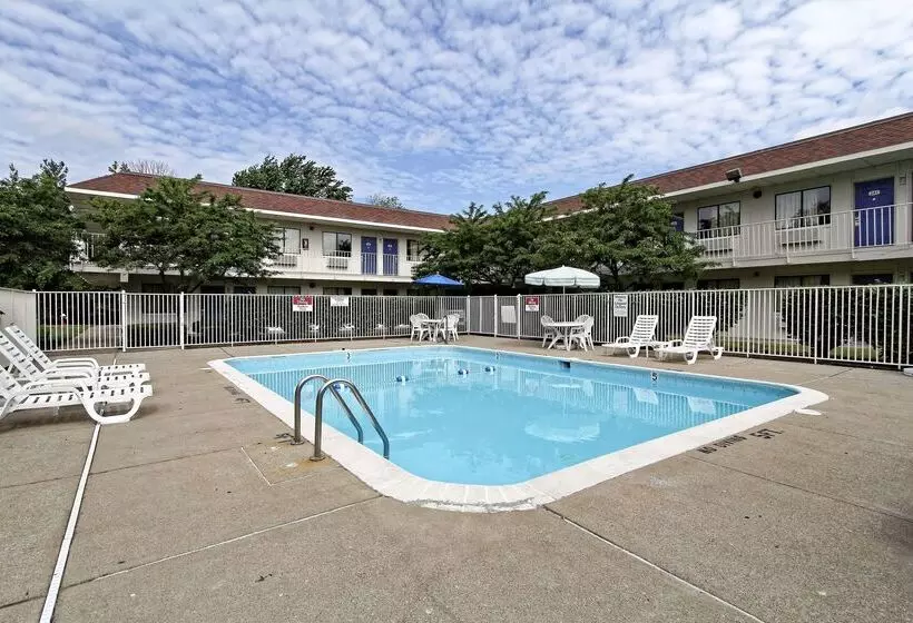 Motel 6amherst, Oh  Cleveland West  Lorain