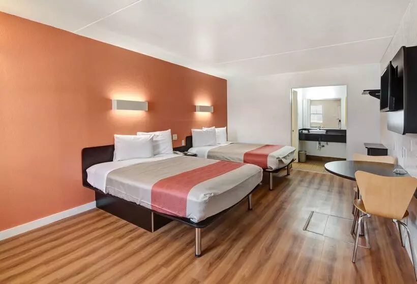 Motel 6dallas, Tx  Forest Lane
