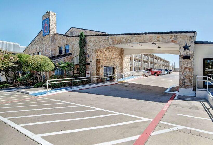 Motel 6dallas, Tx Forest Lane