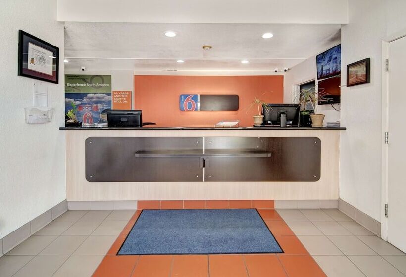 Motel 6dallas, Tx Forest Lane